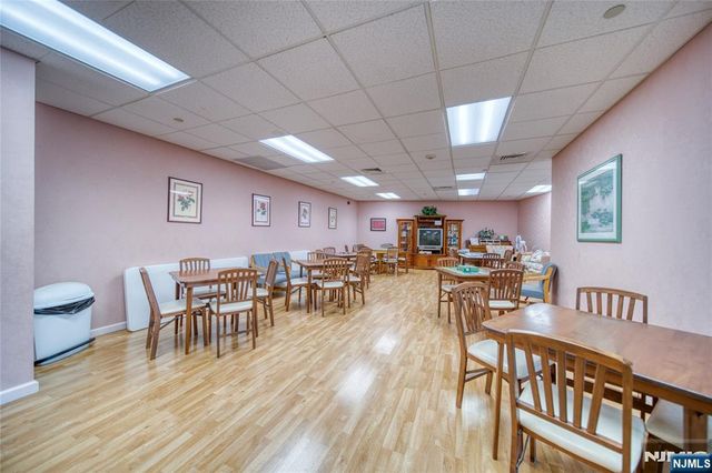 189 Forest Avenue 411, Paramus, NJ 07652