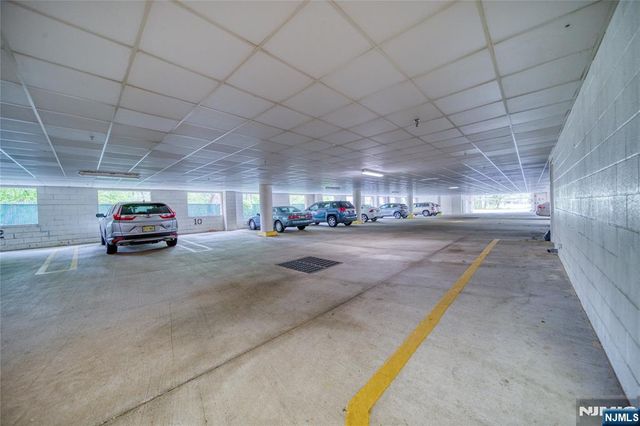 189 Forest Avenue 411, Paramus, NJ 07652