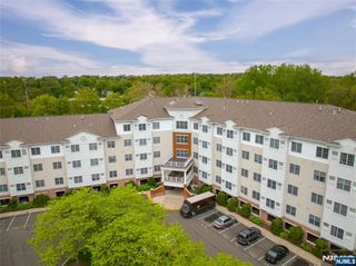 189 Forest Avenue 411, Paramus, NJ 07652