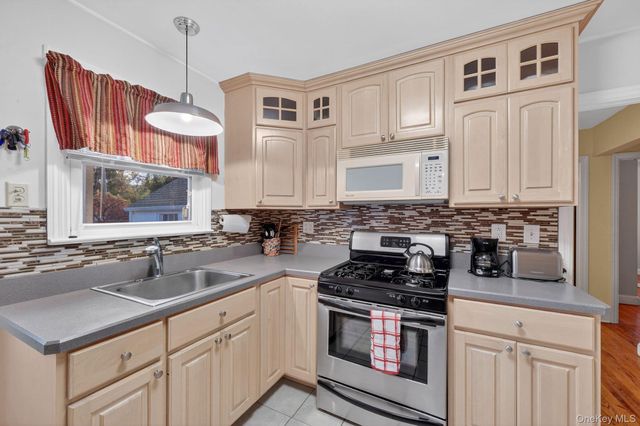 14 Ruppert Road, Poughkeepsie, NY 12603