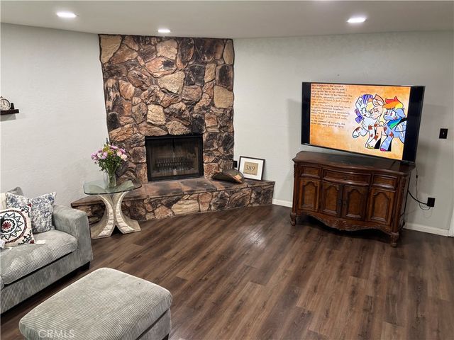 389 E Rancho Road, Corona, CA 92879