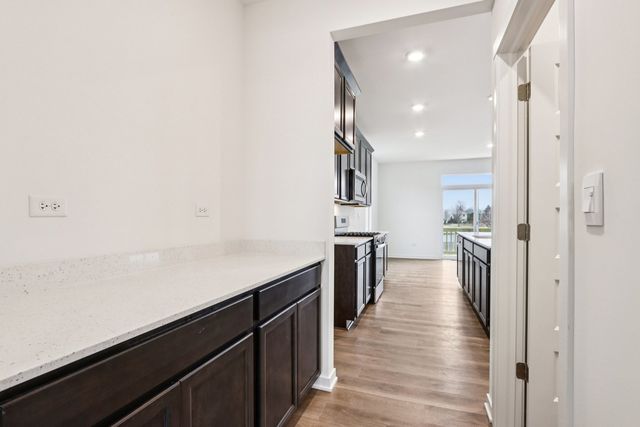 1868 Keating Drive, Aurora, IL 60503