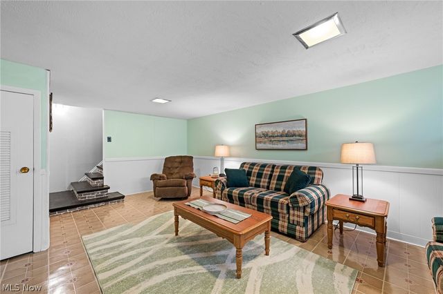 23947 Lebern Drive, North Olmsted, OH 44070