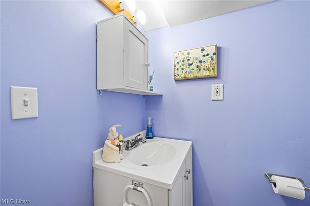 23947 Lebern Drive, North Olmsted, OH 44070