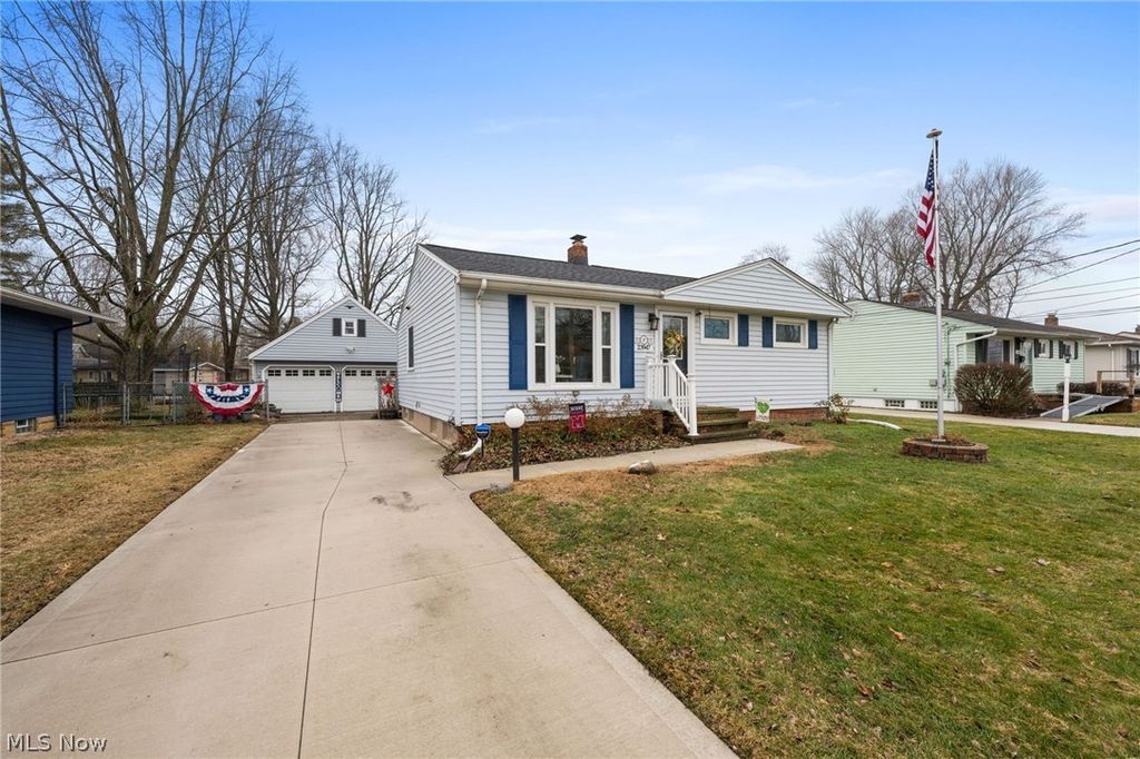 23947 Lebern Drive, North Olmsted, OH 44070