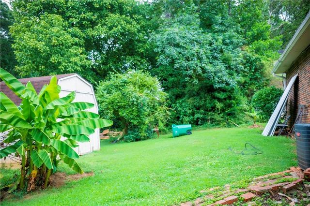 5856 Oakleaf Drive, Stone Mountain, GA 30087