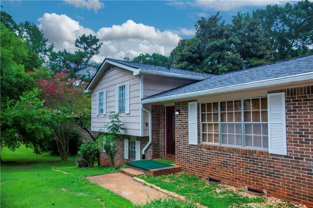 5856 Oakleaf Drive, Stone Mountain, GA 30087