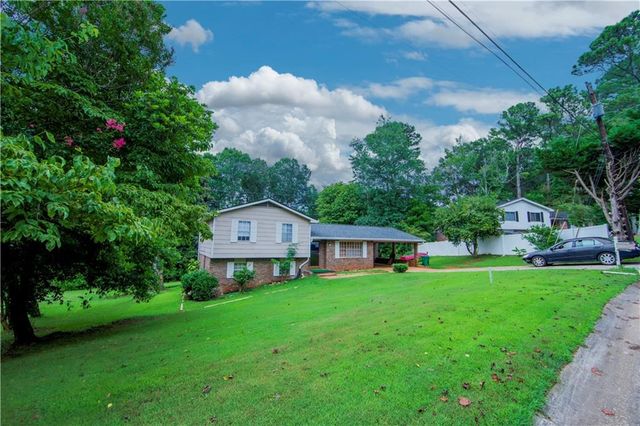 5856 Oakleaf Drive, Stone Mountain, GA 30087