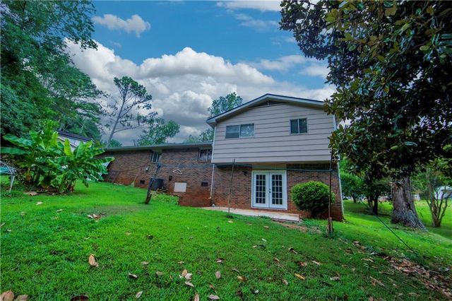 5856 Oakleaf Drive, Stone Mountain, GA 30087