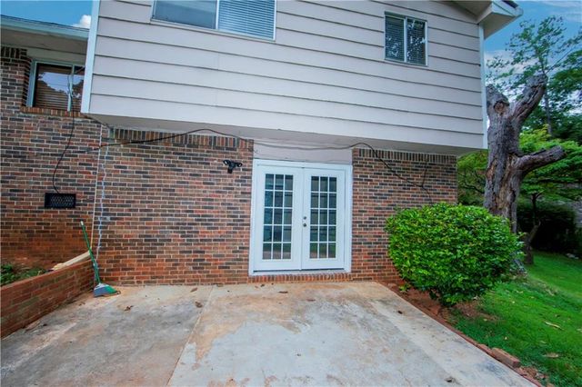 5856 Oakleaf Drive, Stone Mountain, GA 30087