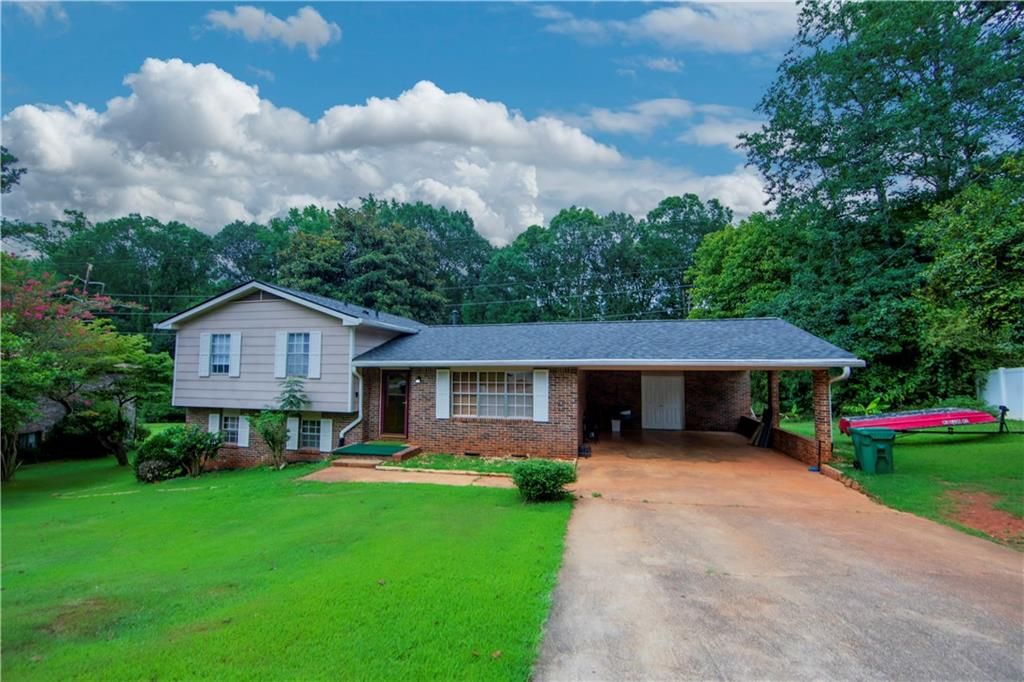 5856 Oakleaf Drive, Stone Mountain, GA 30087