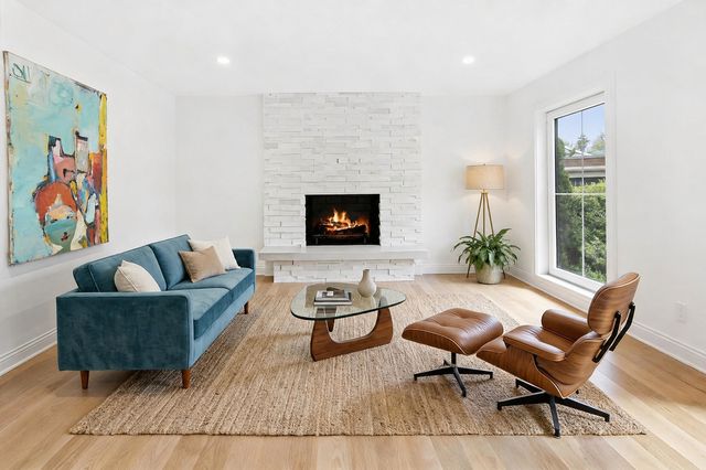 3031 Indianwood Road, Wilmette, IL 60091