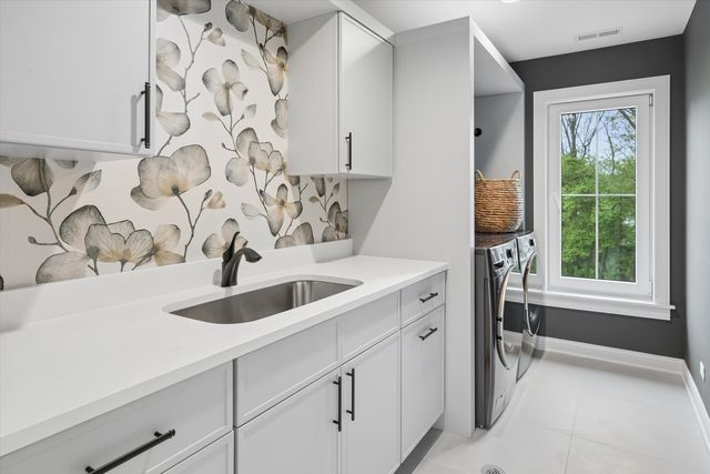 3031 Indianwood Road, Wilmette, IL 60091