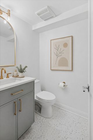 3031 Indianwood Road, Wilmette, IL 60091