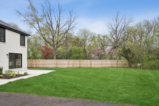 3031 Indianwood Road, Wilmette, IL 60091