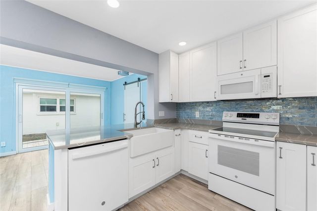 1977 BEACH ROAD 3, Englewood, FL 34223