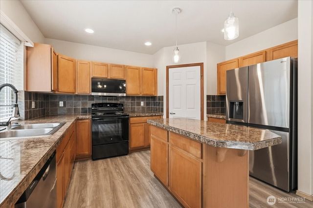 15410 87th Avenue E, Puyallup, WA 98375