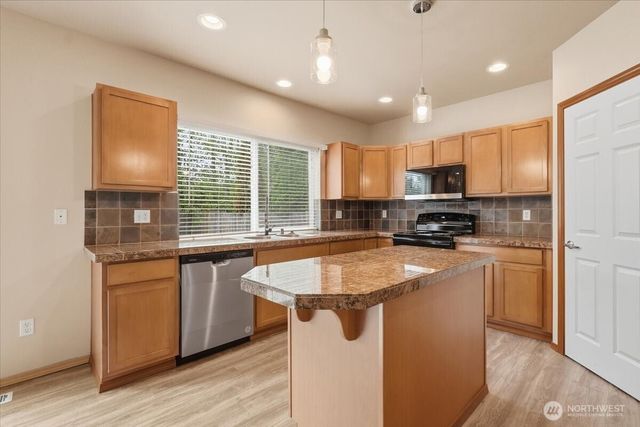 15410 87th Avenue E, Puyallup, WA 98375