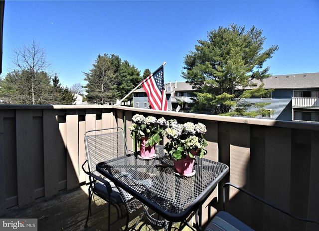 216 STOCKTON CT, North Wales, PA 19454