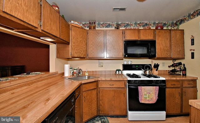 216 STOCKTON CT, North Wales, PA 19454