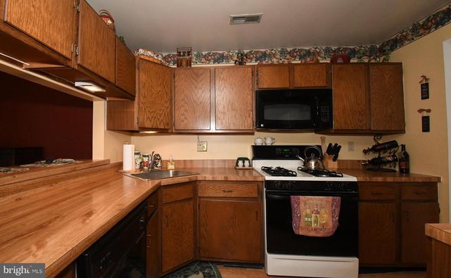 216 STOCKTON CT, North Wales, PA 19454