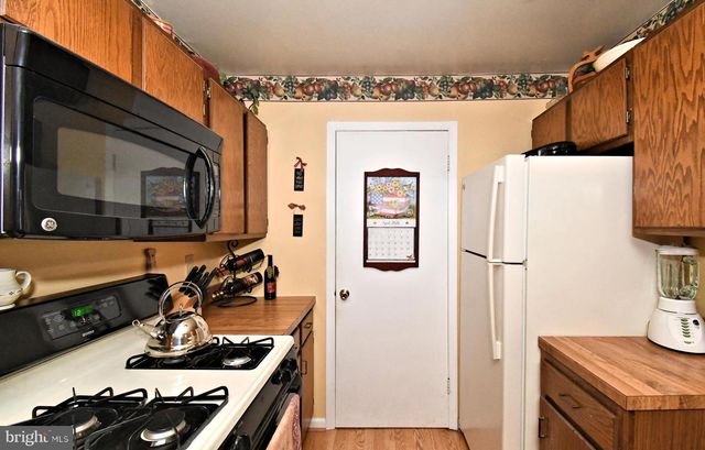 216 STOCKTON CT, North Wales, PA 19454