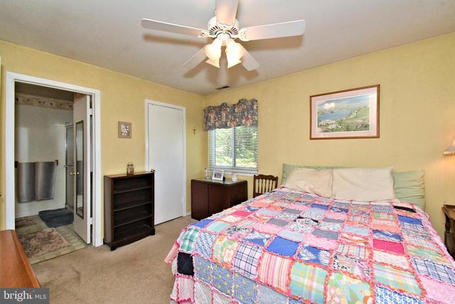 216 STOCKTON CT, North Wales, PA 19454