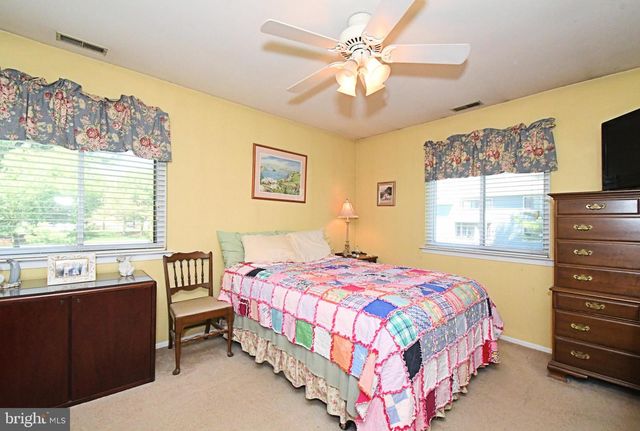 216 STOCKTON CT, North Wales, PA 19454