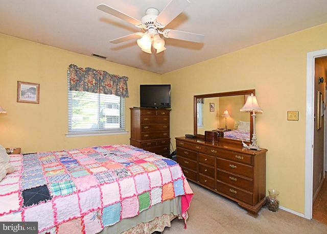 216 STOCKTON CT, North Wales, PA 19454