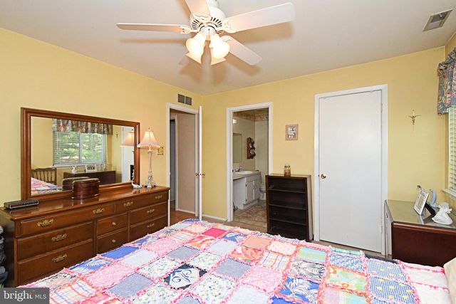 216 STOCKTON CT, North Wales, PA 19454