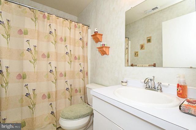 216 STOCKTON CT, North Wales, PA 19454