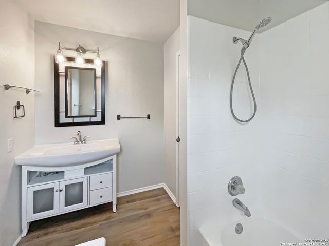 7815 Hedrick Farm, San Antonio, TX 78239