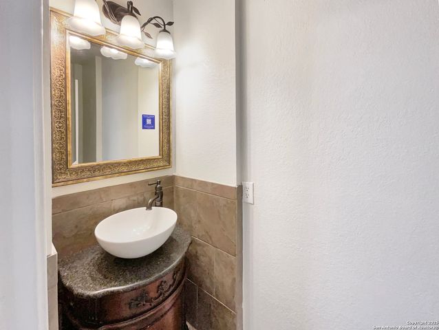 7815 Hedrick Farm, San Antonio, TX 78239
