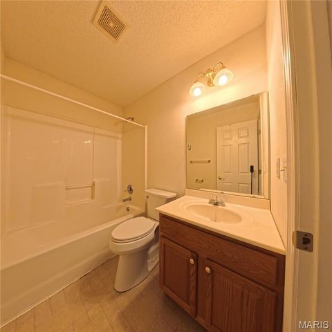 6 Cat Tail Court, Belleville, IL 62223