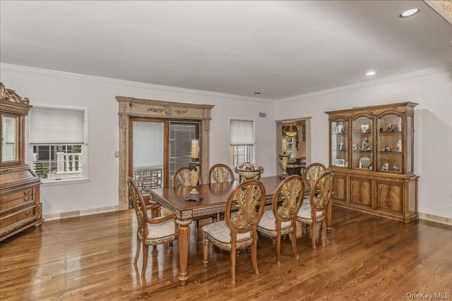 21 Chauncey Place, Woodbury, NY 11797