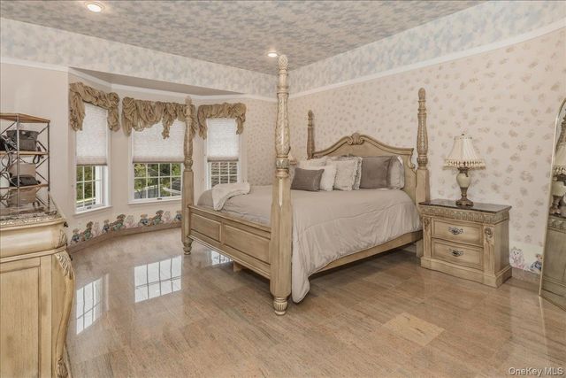 21 Chauncey Place, Woodbury, NY 11797