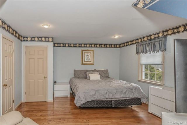 21 Chauncey Place, Woodbury, NY 11797