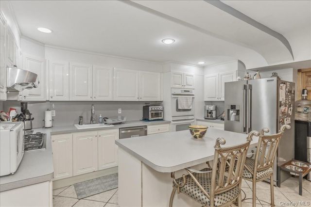 21 Chauncey Place, Woodbury, NY 11797