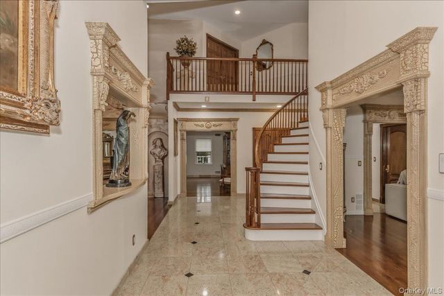 21 Chauncey Place, Woodbury, NY 11797