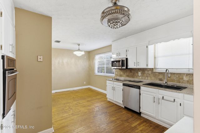 8243 CONCORD Boulevard E, Jacksonville, FL 32208