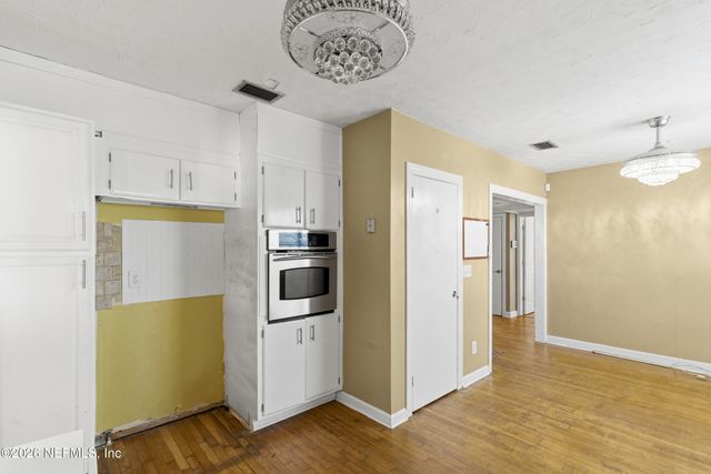 8243 CONCORD Boulevard E, Jacksonville, FL 32208