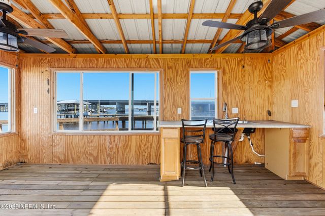 8243 CONCORD Boulevard E, Jacksonville, FL 32208