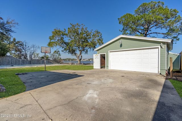 8243 CONCORD Boulevard E, Jacksonville, FL 32208