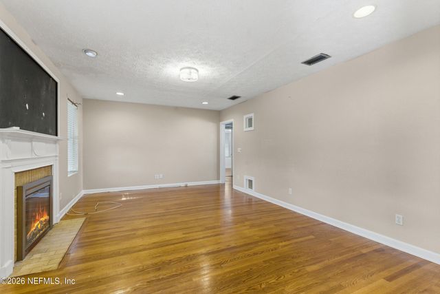 8243 CONCORD Boulevard E, Jacksonville, FL 32208