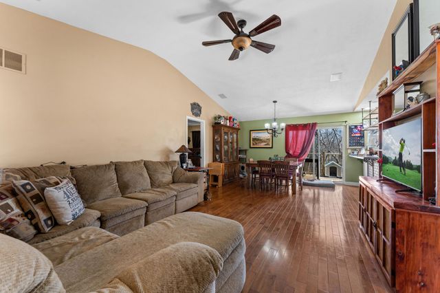 160 Yates Avenue, Reeds Spring, MO 65737