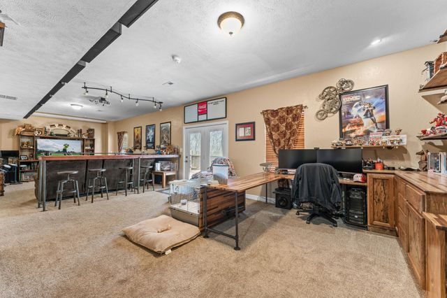 160 Yates Avenue, Reeds Spring, MO 65737