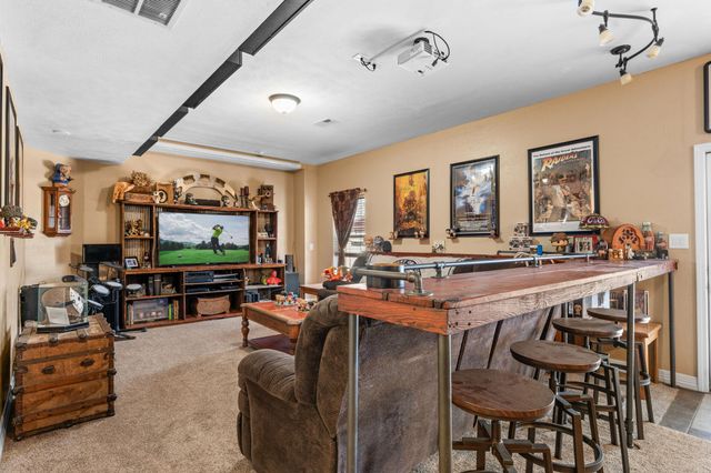160 Yates Avenue, Reeds Spring, MO 65737
