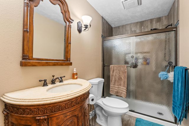 160 Yates Avenue, Reeds Spring, MO 65737
