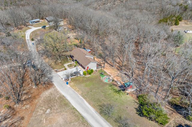 160 Yates Avenue, Reeds Spring, MO 65737
