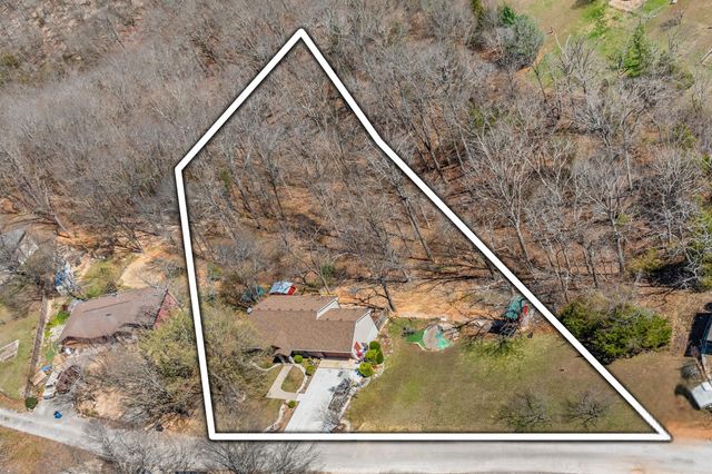 160 Yates Avenue, Reeds Spring, MO 65737